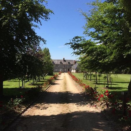 La Gloriette Gite Situe Dans La Propriete Dun Magnifique Manoir Vatteville-la-Rue Exterior foto