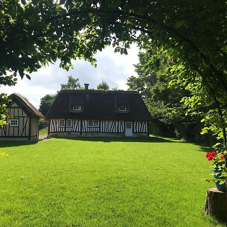 La Gloriette Gite Situe Dans La Propriete Dun Magnifique Manoir Vatteville-la-Rue Exterior foto